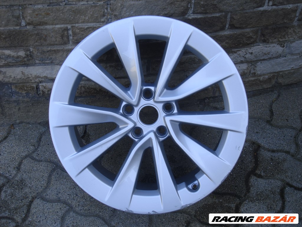 Tesla Model 3 Gyári 19 Alufelni 1. kép