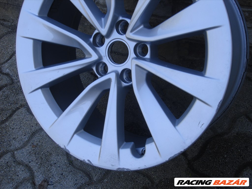 Tesla Model 3 Gyári 19 Alufelni 2. kép