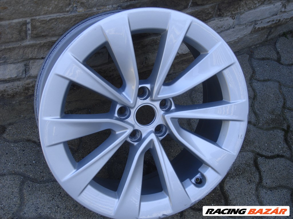 Tesla Model 3 Gyári 19 Alufelni 3. kép