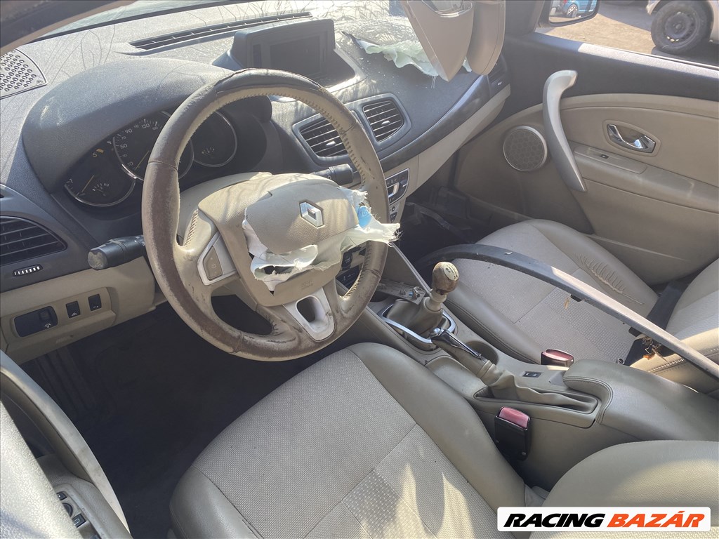 Renault Fluence 1.5D bontott alkatrészei 2. kép