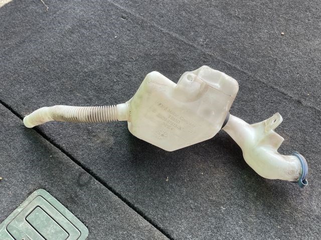 VOLVO C30 Ablakmosótartály Betöltő 1. kép