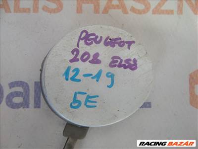 Peugeot 208 Eladó gyári, bontott első vonószék takaró   