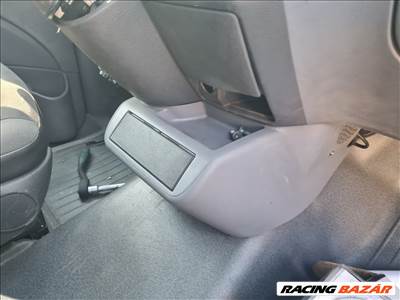 Mercedes Vito 639 műszerfal alsó tároló
