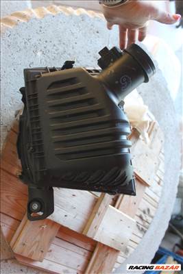 BMW X1 F48 Levegőszűrőház  7639749