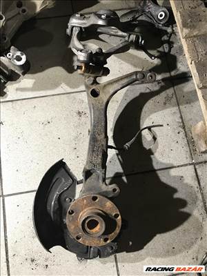 Volkswagen Passat B5 bal első csonkállvány 8d0407257