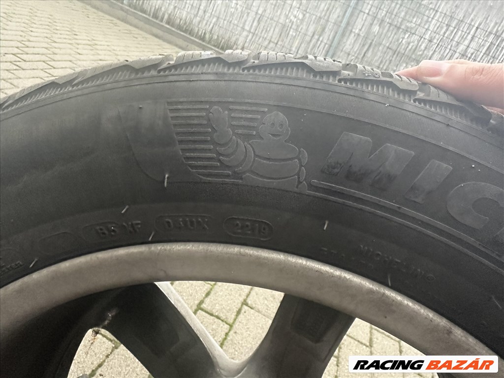  5x112 lyukosztású 18" használt Dezent alufelni, rajta 235/60 újszerű Michelin téli gumi 2. kép