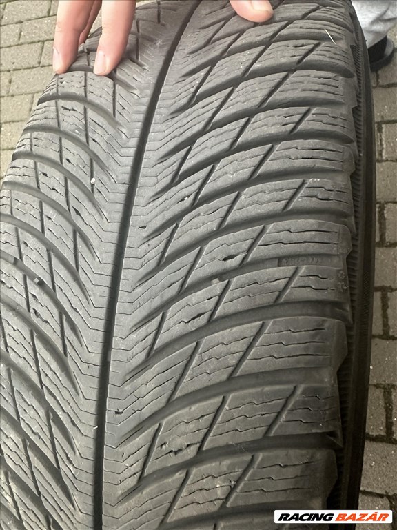  5x112 lyukosztású 18" használt Dezent alufelni, rajta 235/60 újszerű Michelin téli gumi 3. kép