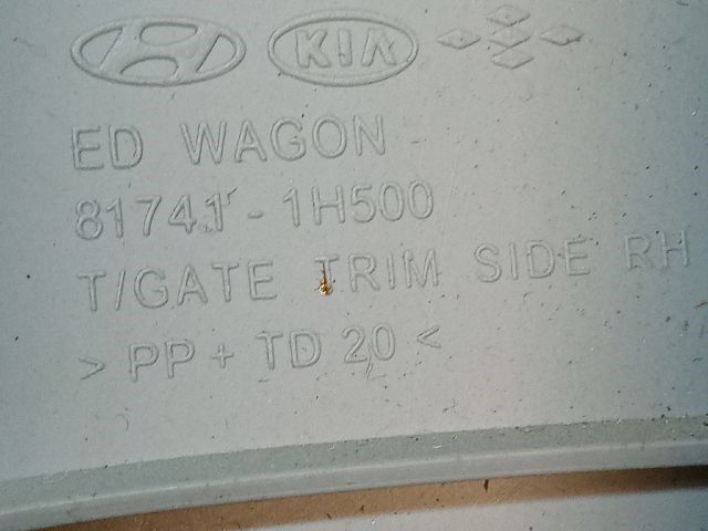 KIA CEED SW (ED) Csomagtérajtó Burkolat Felső 3. kép