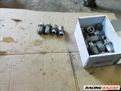 Toyota Hilux (AN120/AN130) kerék csavar 