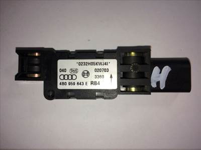 AUDI A8 Gyorsulás Jeladó