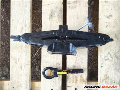 Dacia Sandero I emelő készlet (emelő, vonószem) 995508975r