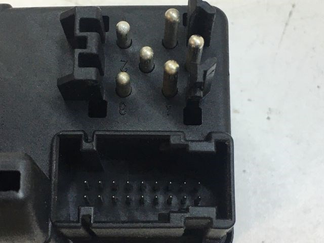 BMW 5 E39 Bal első Ablakemelő Kapcsoló 3. kép