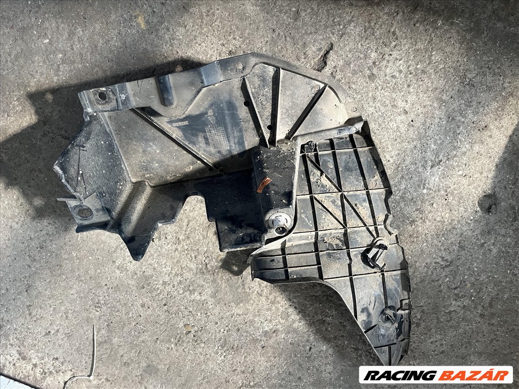 Toyota C-HR bal hátsó dob betét  1. kép