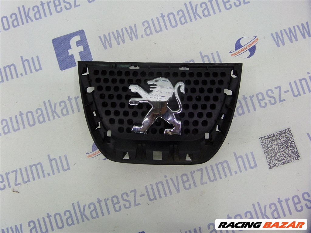 Peugeot 3008 Eladó gyári bontott Peugeot króm embléma jó állapotban szakszerűen leszerelve. 1. kép