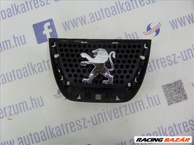 Peugeot 3008 Eladó gyári bontott Peugeot króm embléma jó állapotban szakszerűen leszerelve.