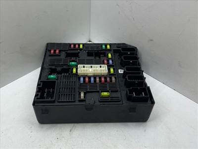 RENAULT FLUENCE (L30_) Biztosítéktábla Motortér