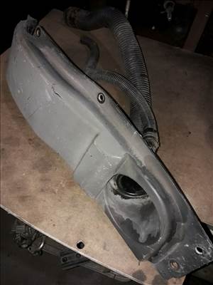 Iveco Daily Üzemanyag Betöltő Cső
