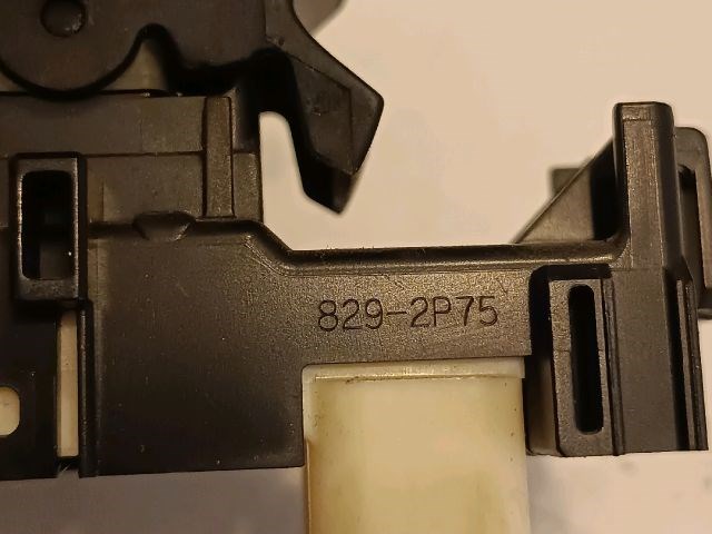 TOYOTA AURIS Bal hátsó Ablakemelő Kapcsoló 3. kép