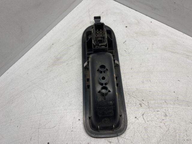 RENAULT CLIO III Jobb első Ablakemelő Kapcsoló 2. kép