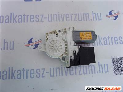 VW Bora Eladó gyári bontott VW jobb oldali hátsó elektromos ablakemelő motor jól működő állapotban.