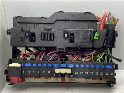 BMW 3 (E46) Biztosítéktábla Doboz