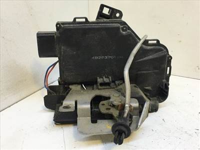 AUDI A6 C5 Bal hátsó Ajtózár