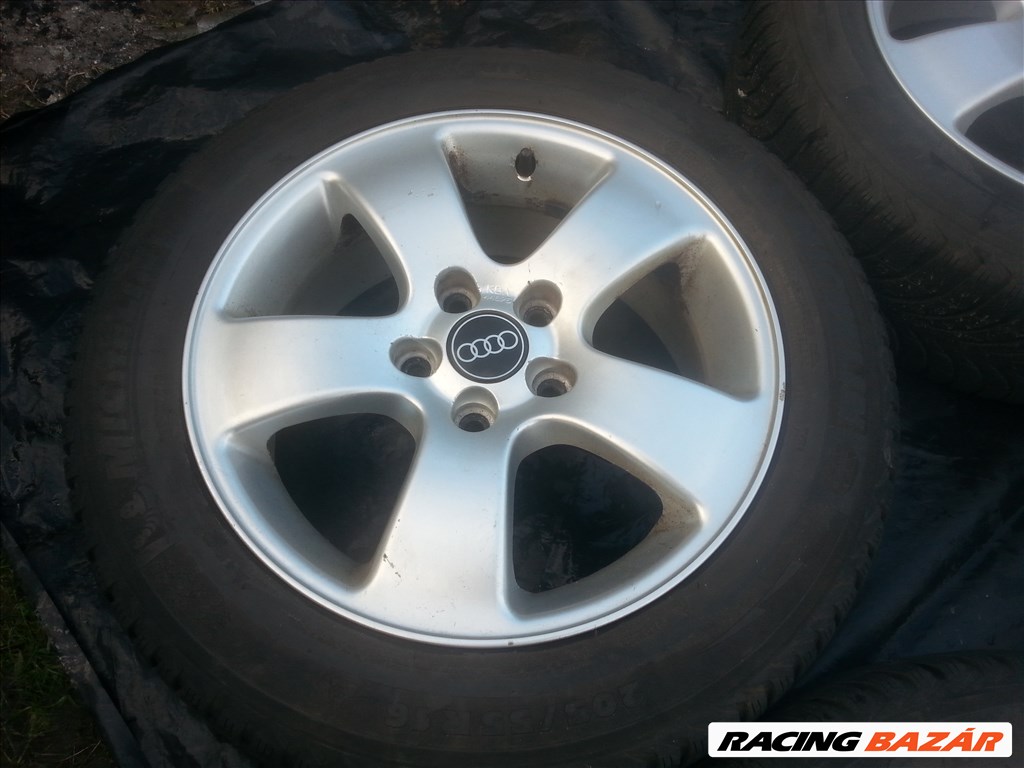  5x112 lyukosztású Audi A3 gyári alufelni, rajta 205/55R16 Michelin téli gumi  1. kép