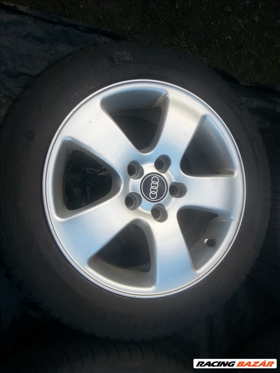  5x112 lyukosztású Audi A3 gyári alufelni, rajta 205/55R16 Michelin téli gumi  4. kép