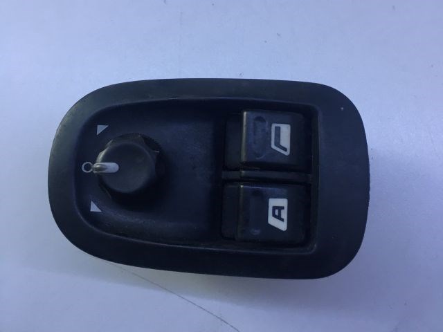 PEUGEOT 206 Ferdehátú (2A/C) Bal első Ablakemelő Kapcsoló 1. kép