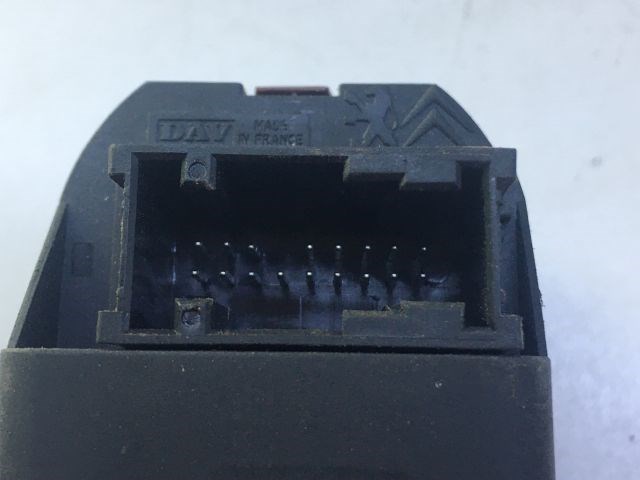 PEUGEOT 206 Ferdehátú (2A/C) Bal első Ablakemelő Kapcsoló 3. kép