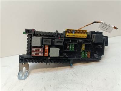 MERCEDES-BENZ C-CLASS (W204) Biztosítéktábla Csomagtér