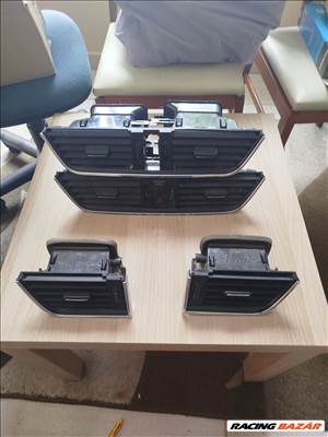 Skoda Octavia III levegő befúvó  5e0820951