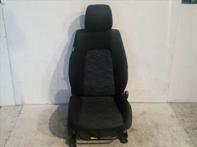 KIA CEED Ferdehátú (ED) Jobb első Ülés