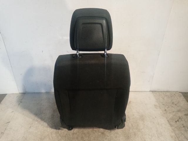 KIA CEED Ferdehátú (ED) Jobb első Ülés 2. kép