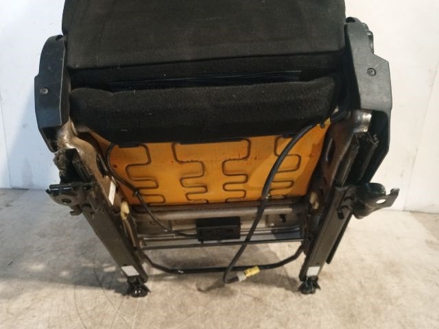 KIA CEED Ferdehátú (ED) Jobb első Ülés 3. kép