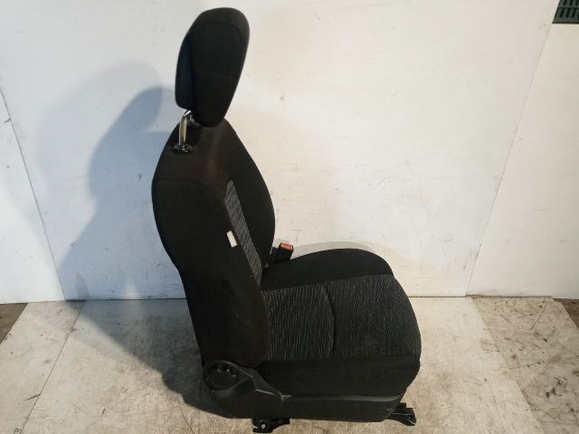 KIA CEED Ferdehátú (ED) Jobb első Ülés 4. kép