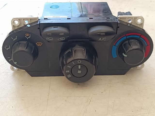 HYUNDAI SANTA FÉ I (SM) Fűtéskapcsoló (manuális klímás) 1. kép