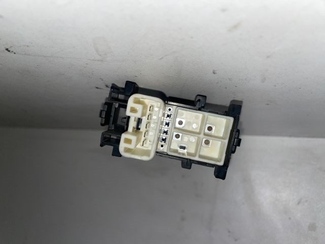 TOYOTA RAV 4 Jobb hátsó Ablakemelő Kapcsoló 3. kép