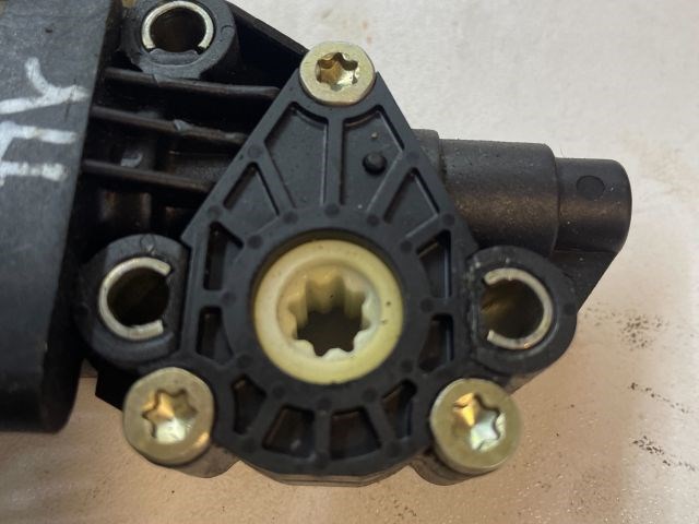 BMW 7 (E65, E66, E67) Tetőablak Motor 3. kép