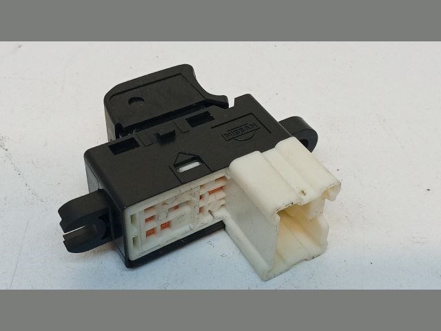 SUBARU FORESTER Jobb hátsó Ablakemelő Kapcsoló 2. kép