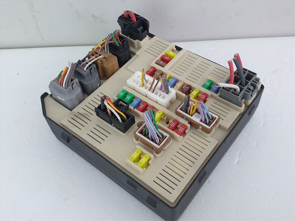 503010 Renault Megane 3, 2011, Biztosíték Tábla, USM, 284B68372R, Külső 3. kép