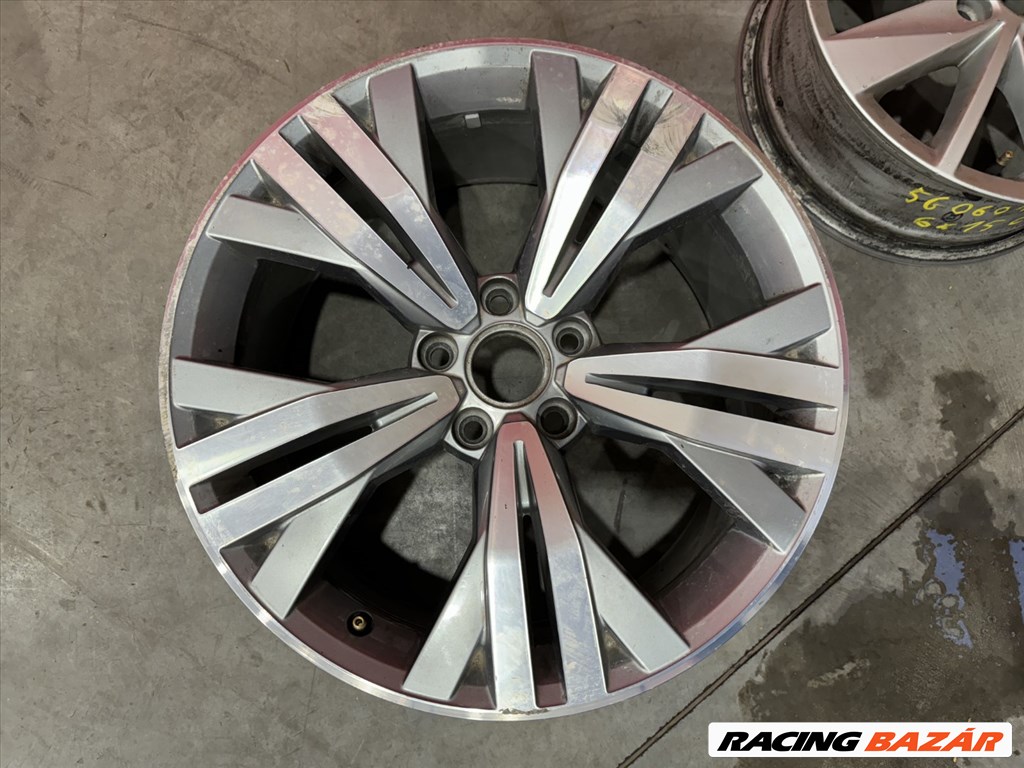 R18 Original volkswagen 8J ET41 - 3G0 601 025BK 3G0601025BK 1db felni 1. kép