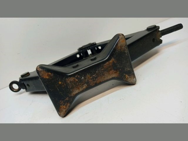 NISSAN ALMERA I Emelő 4. kép