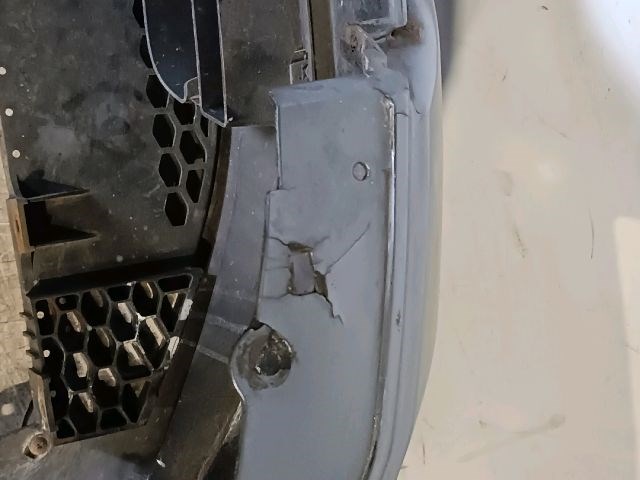 KIA CEED Ferdehátú (ED) Első Lökhárító (Részeivel) 6. kép