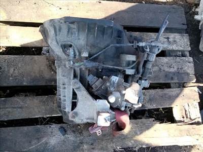 FORD FOCUS (DAW, DBW) Váltó (Mechanikus)