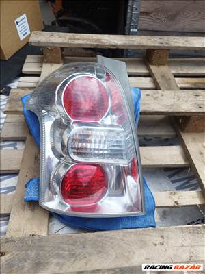 Toyota Corolla Verso (AR10) Hátsó lámpa 