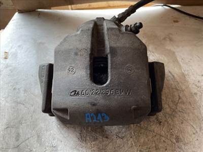 BMW 3 (E46) Jobb első Féknyereg Munkahengerrel