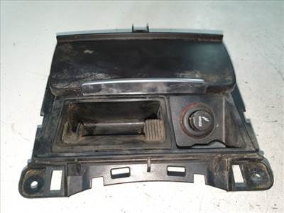 AUDI A4 (8K2, B8) Első Hamutartó