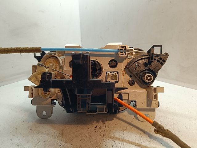 MAZDA 2 Fűtéskapcsoló (manuális klímás) 6. kép