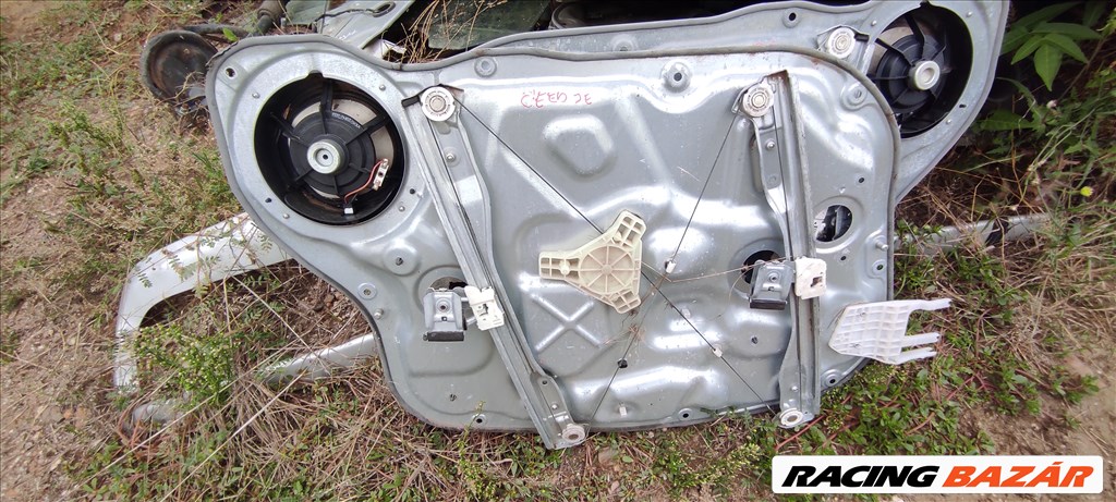 Kia Cee'd (ED) Jobb első ablakemelő szerkezet  1. kép